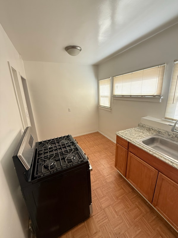 Building Photo - 631 E Cypress Ave