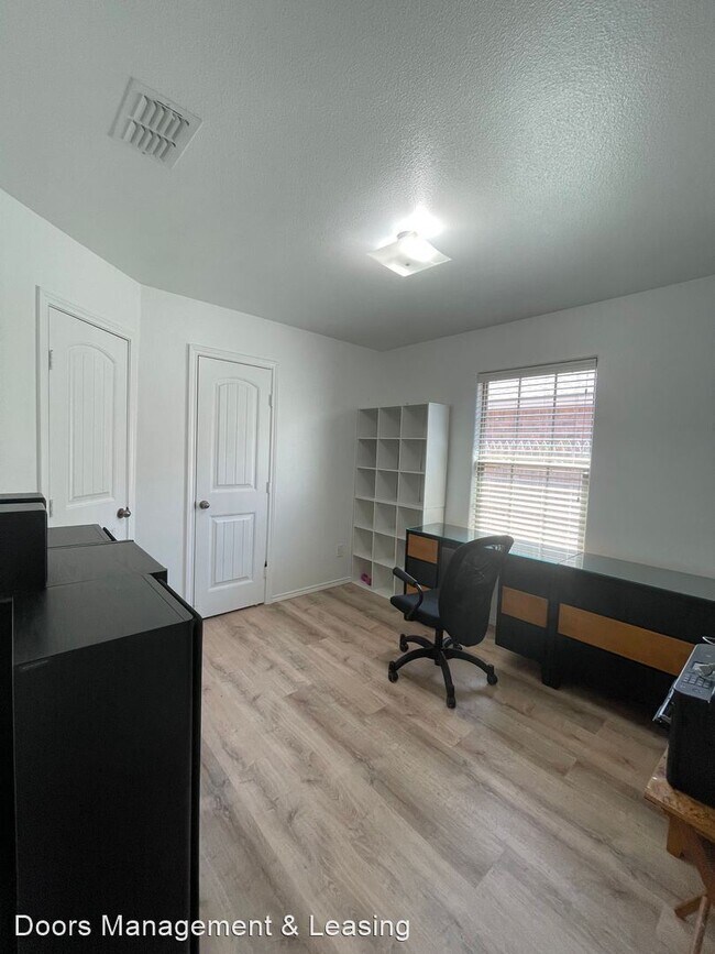 Building Photo - 3 br, 2 bath House - 7011 95th Street