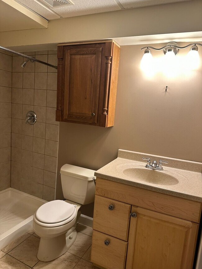 Building Photo - 5490 Fox Path Ln