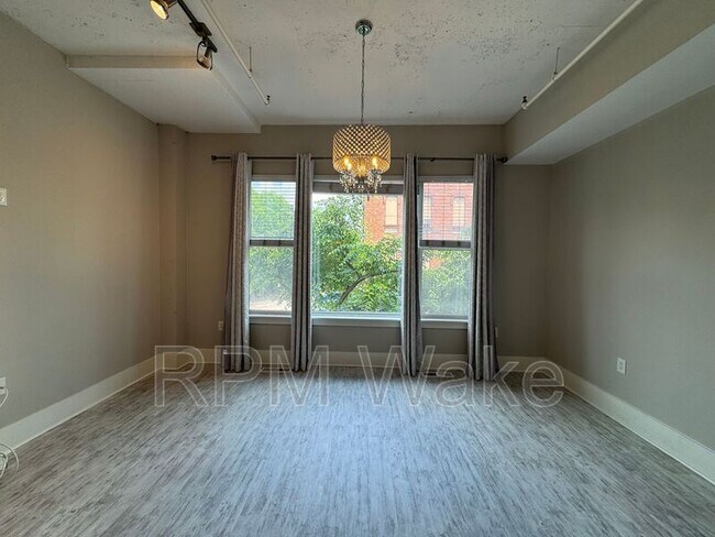Building Photo - 444 S Blount St