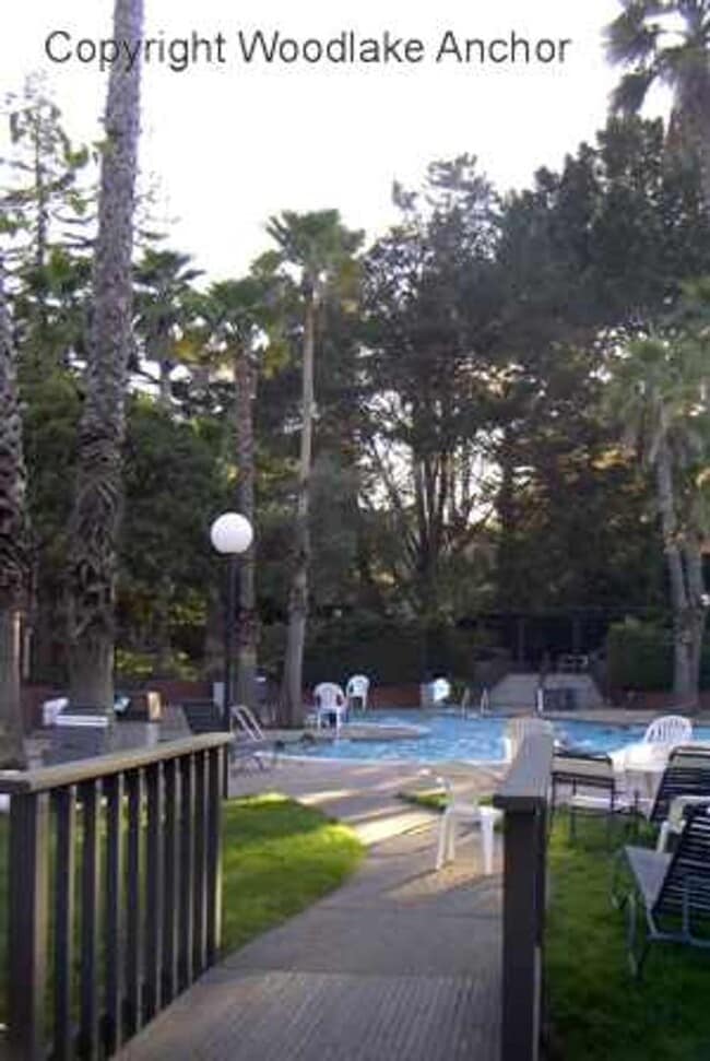 Building Photo - Lovely 1 bedroom at Shelter Creek