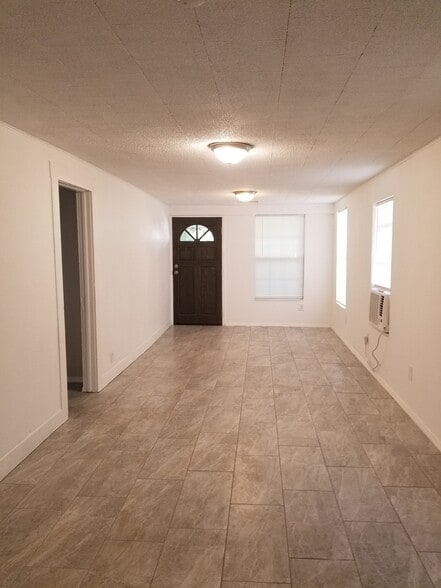 Livingroom - 3234 71st Ave N