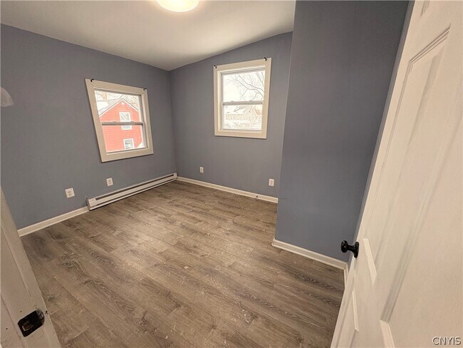 Building Photo - 11 Grove Ave