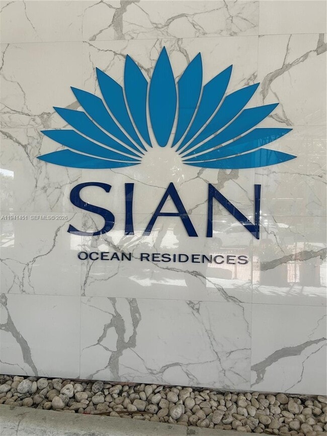 Building Photo - 4001 S Ocean Dr