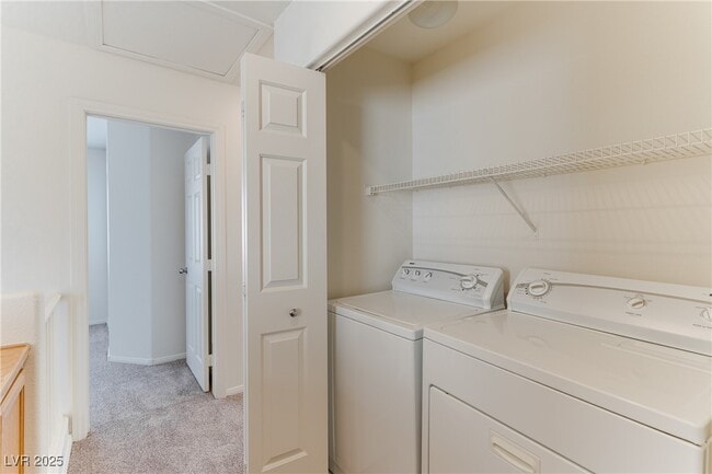 Building Photo - 11032 African Sunset St