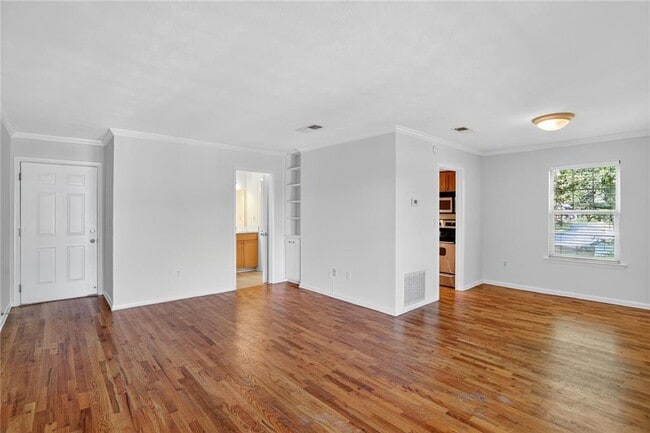 Primary Photo - 1150 Collier Rd NW
