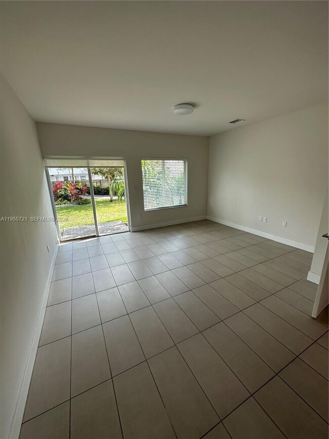 Building Photo - 12109 NE 5th Ave