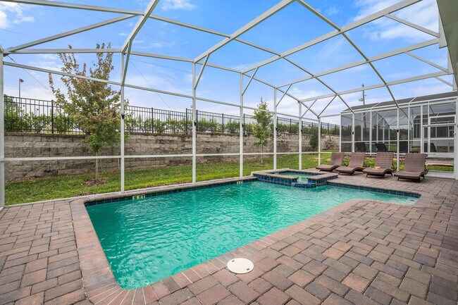 Building Photo - 9052 Sommerset Hills Dr