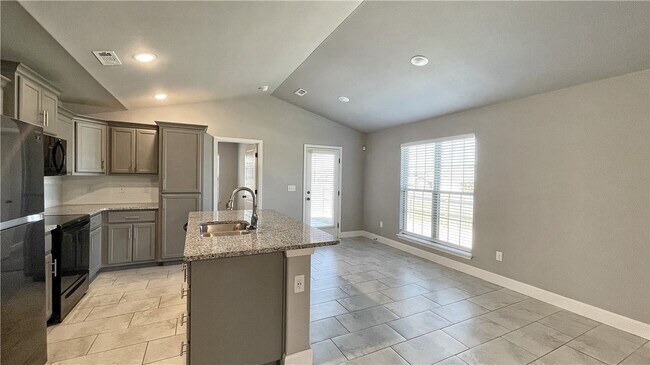 Building Photo - 1702 S K Pl