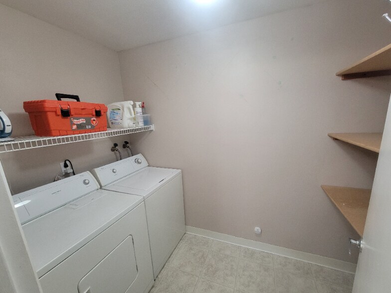 Building Photo - 14511 SW Grayling Ln