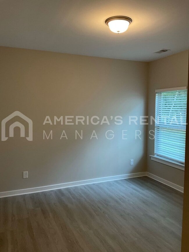 Building Photo - Home for Rent in Clanton, AL!!! Available to View Now!