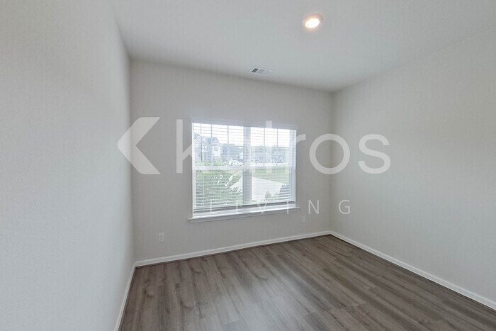 Building Photo - 3494 Bridgewood Dr