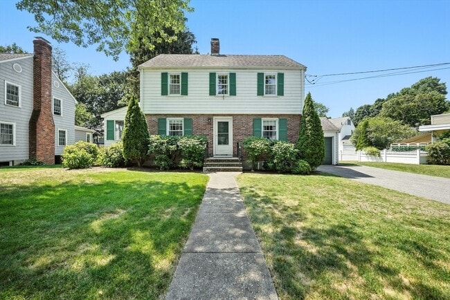 Primary Photo - 40 Fairway Dr