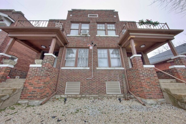 Building Photo - 307-309 Eichelberger