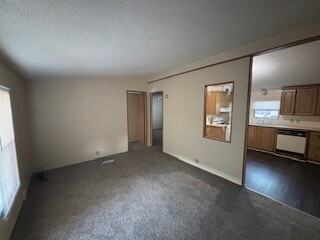 Building Photo - 831 N Pontiac Trail