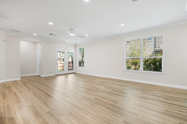 Building Photo - 2073 Turkey Creek