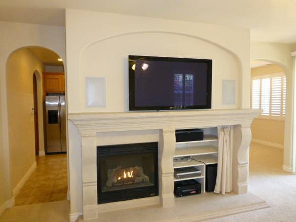 Building Photo - Beautiful and Spacious 4 Bedroom Home in C...