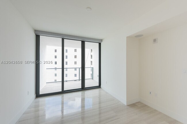 Building Photo - 1451 Brickell Ave