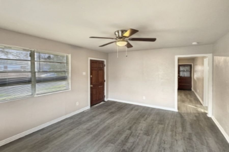 Building Photo - 5335 Burgundy St