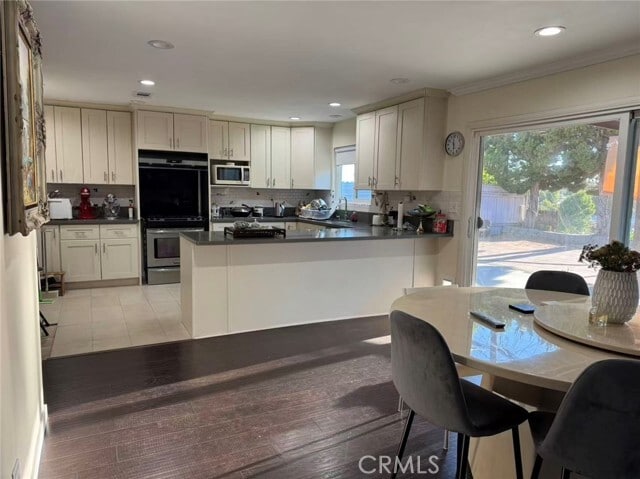 Building Photo - 2061 Tierra Loma Dr