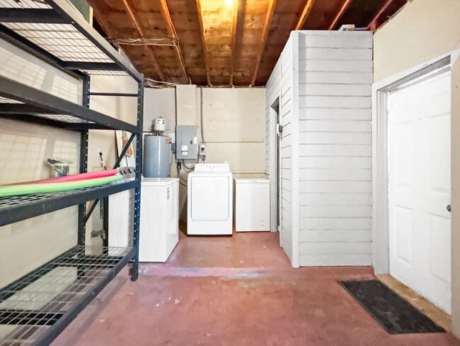 Building Photo - Move-In Ready Pool Home in Gem Village – Coastal Retreat with Modern Updates  - 2bed|1 bath