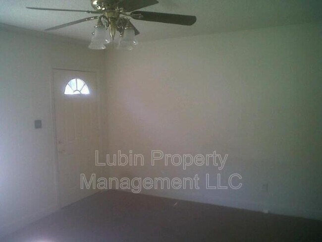 Building Photo - 3818 Vernon Ave