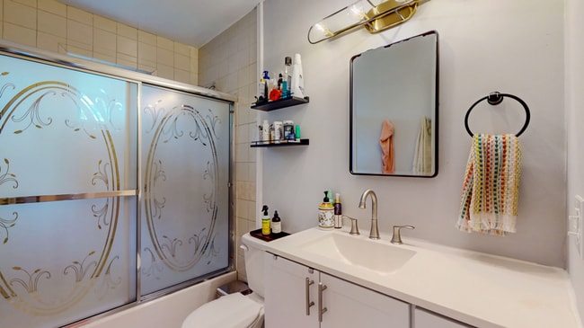 Building Photo - Beautiful 2 Bedroom Multi Level Condo