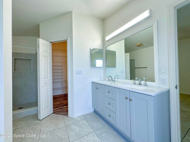 Building Photo - 2406 Deercroft Dr