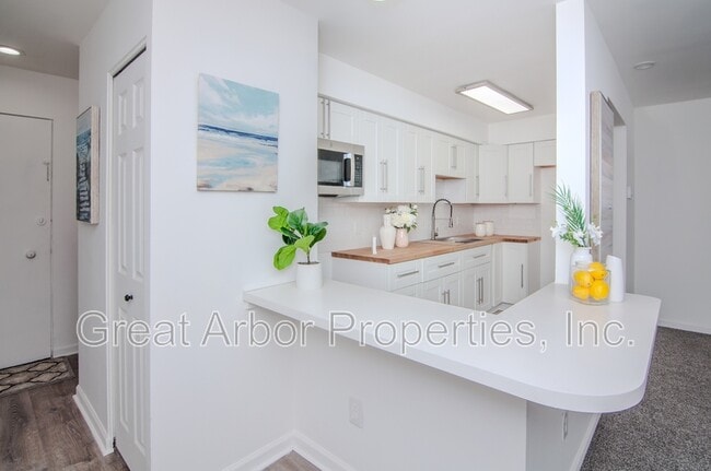 Building Photo - 4194 Packard St