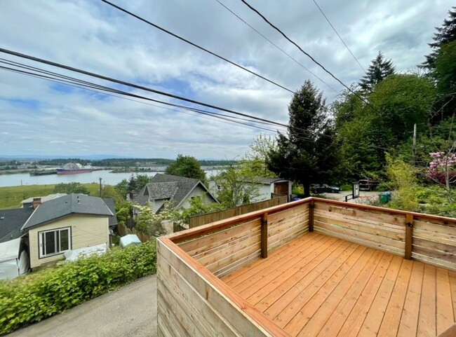 Building Photo - Spectacular View! Remodeled One bedroom with Partially finished basement in Linnton~ Front and ba...