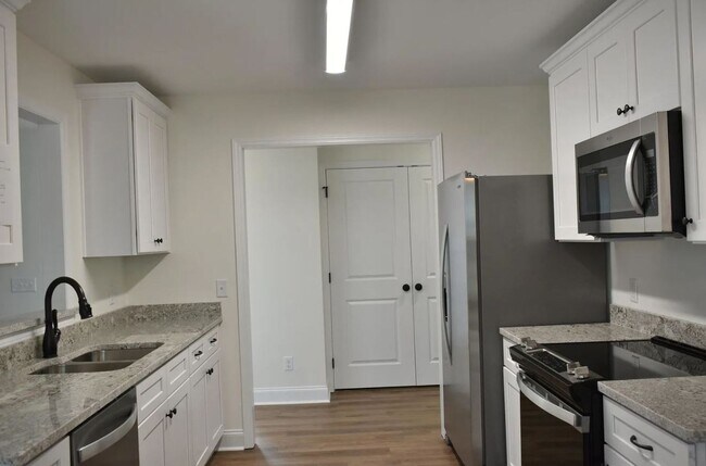 Building Photo - Rental in Ooltewah - 3 Bedrooms + Finished Basement