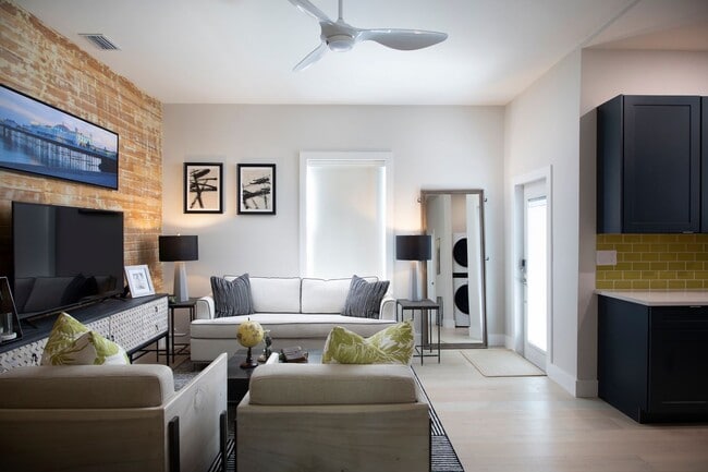 Building Photo - Beautifully Furnished 2 Bedroom 1 Bathroom...