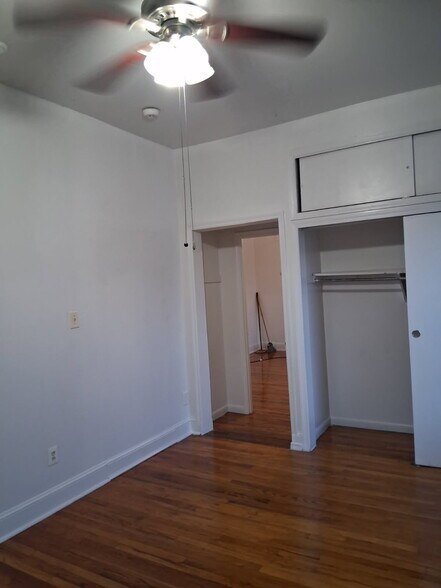 Building Photo - 825 Pond St