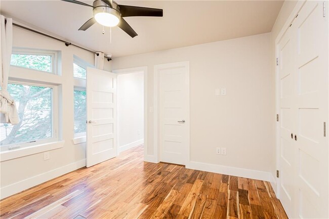 Building Photo - 2509 Del Curto Rd