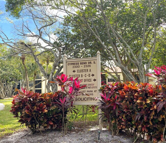 Building Photo - Cypress Bend Top Floor Private Corner 2/2 Available Now!