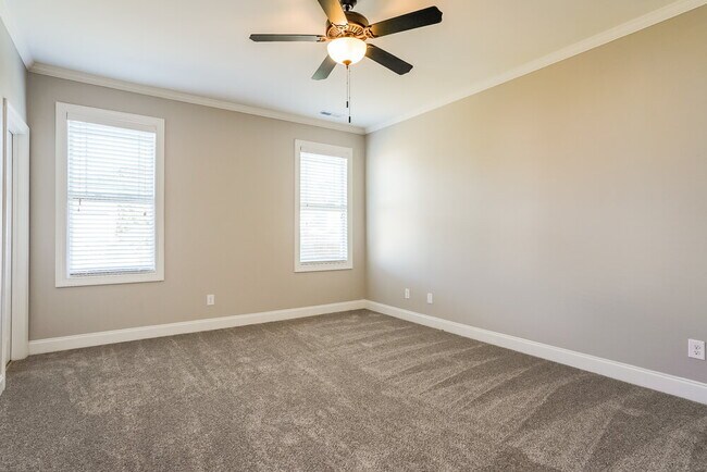 Building Photo - 56 Oakton Dr