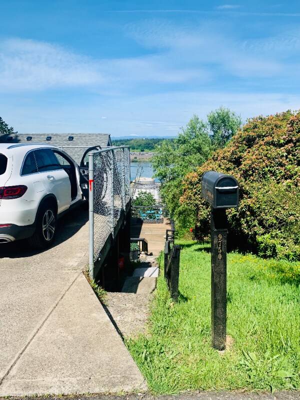 Building Photo - 9750 NW Rosaria Ave