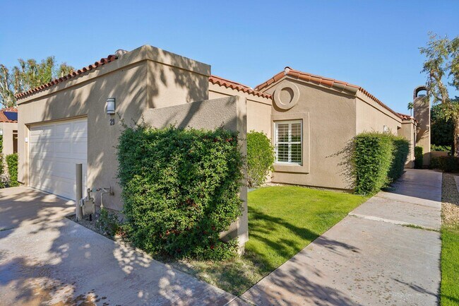 Building Photo - 29 Lakeshore Dr