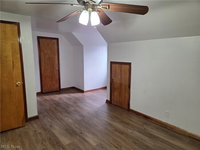 Building Photo - 3976 Faircrest St SW