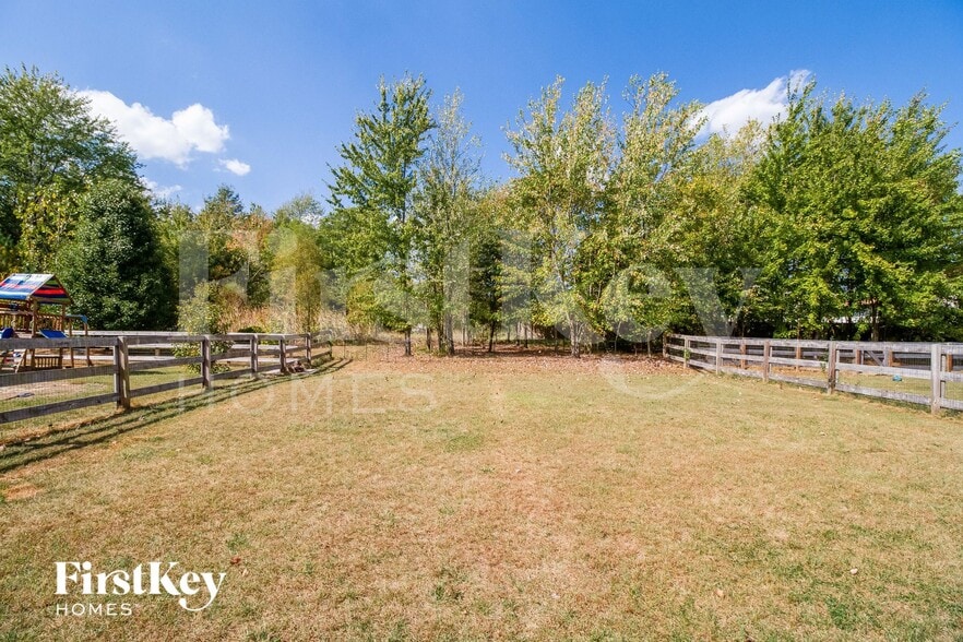 Building Photo - 6038 Marsh Cir