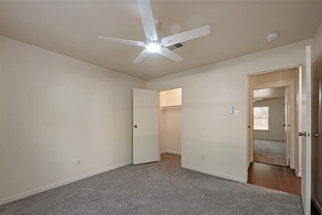 Building Photo - 1 Bellbird Ct