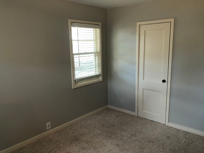 Building Photo - One Bedroom Cottage in the Heart of Salem