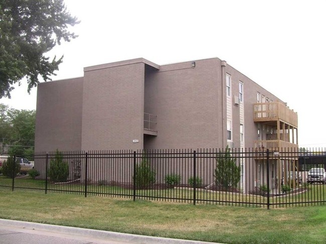 Building Photo - Bluejay Apartments