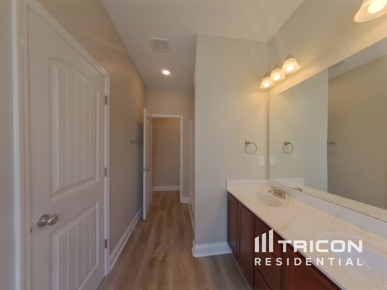 Building Photo - 65 Cane Hill Dr