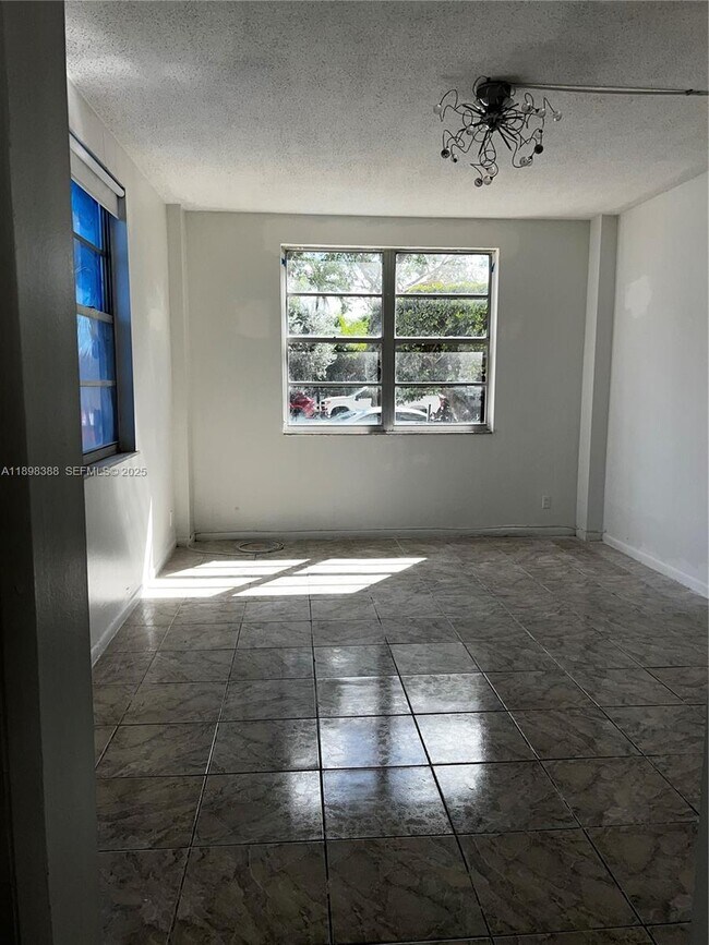 Building Photo - 1455 N Treasure Dr