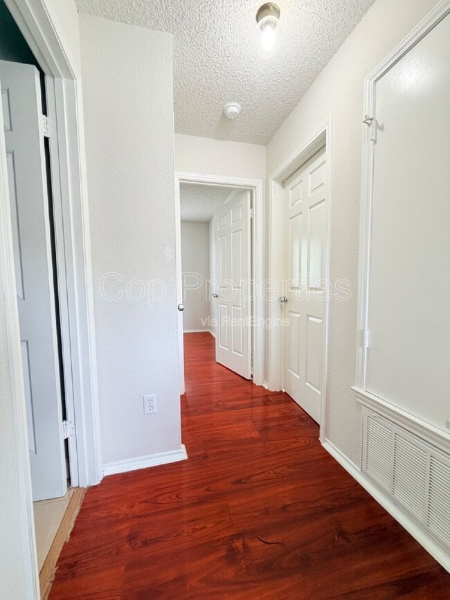 Building Photo - 6321 Waddesdon Wood