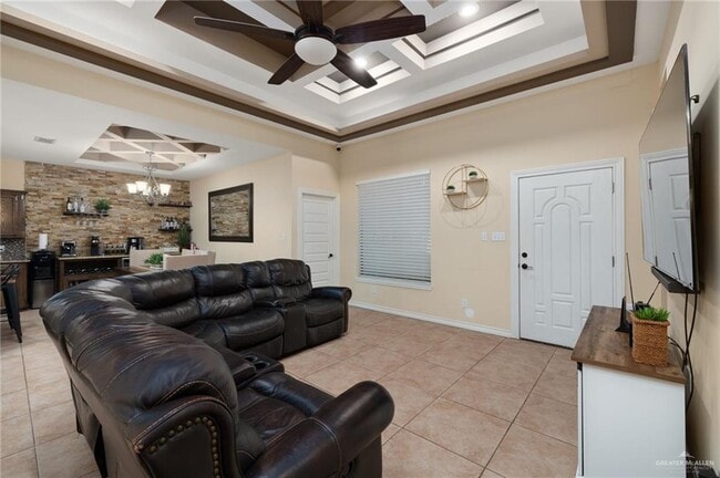 Building Photo - 12 Samaria St