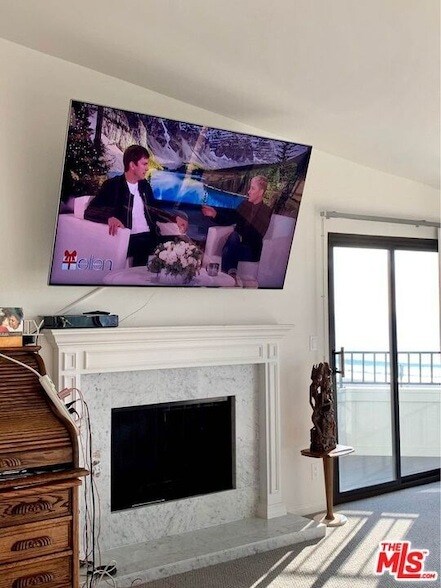 Building Photo - 201 Redlands St