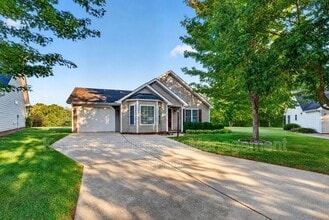 Building Photo - 6219 Black Willow Dr