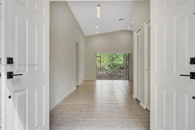 Building Photo - 10219 NW 48th Manor